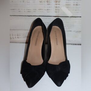 Audrey Brooke Heels Pumps Shoes Black Suede with Bow Detail Size 8.5 M